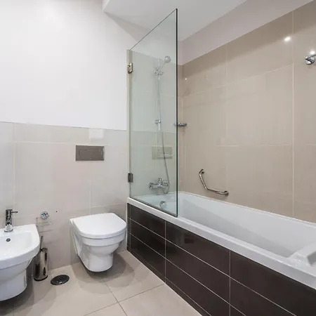 Pine Hills With Pool By Homing