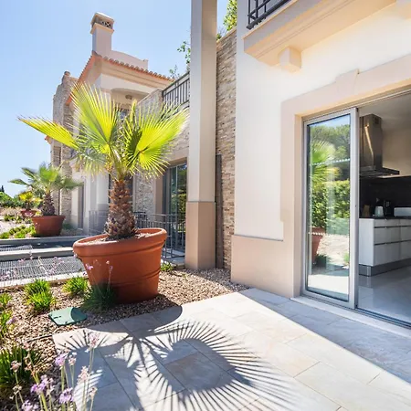 Apartment Pine Hills With Pool By Homing *