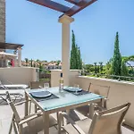 Apartman Pine Hills With Pool By Homing *