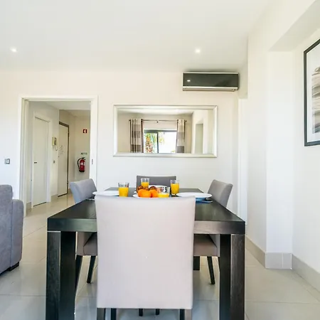 Pine Hills With Pool By Homing * 빌라모라